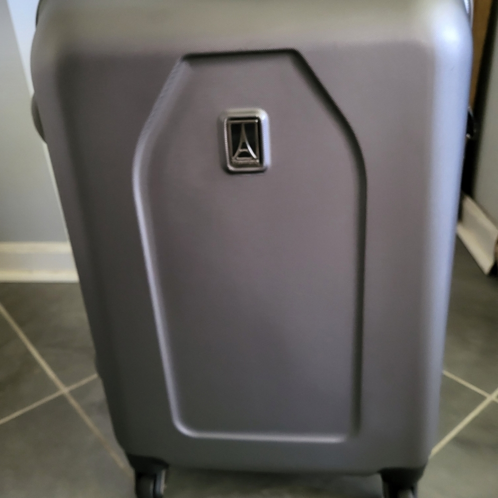 New Travel Pro 25" Luggage With Extras